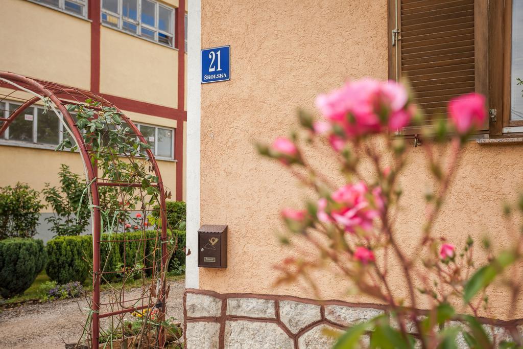 Apartment Tomasevic Слуни Экстерьер фото