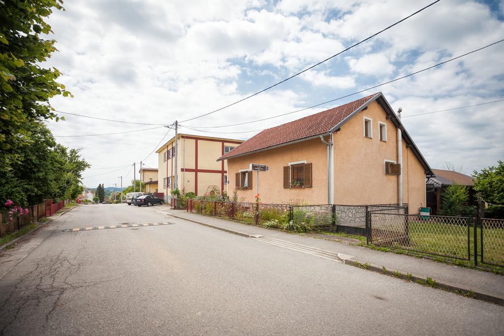 Apartment Tomasevic Слуни Экстерьер фото