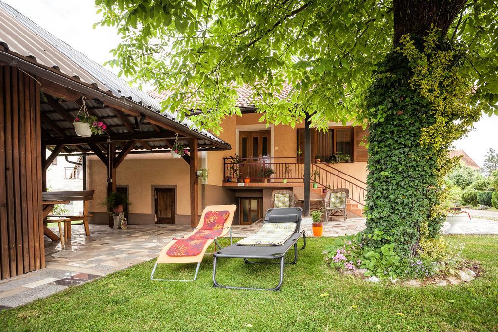 Apartment Tomasevic Слуни Экстерьер фото