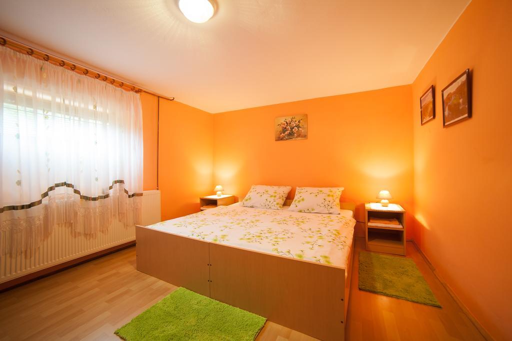Apartment Tomasevic Слуни Экстерьер фото