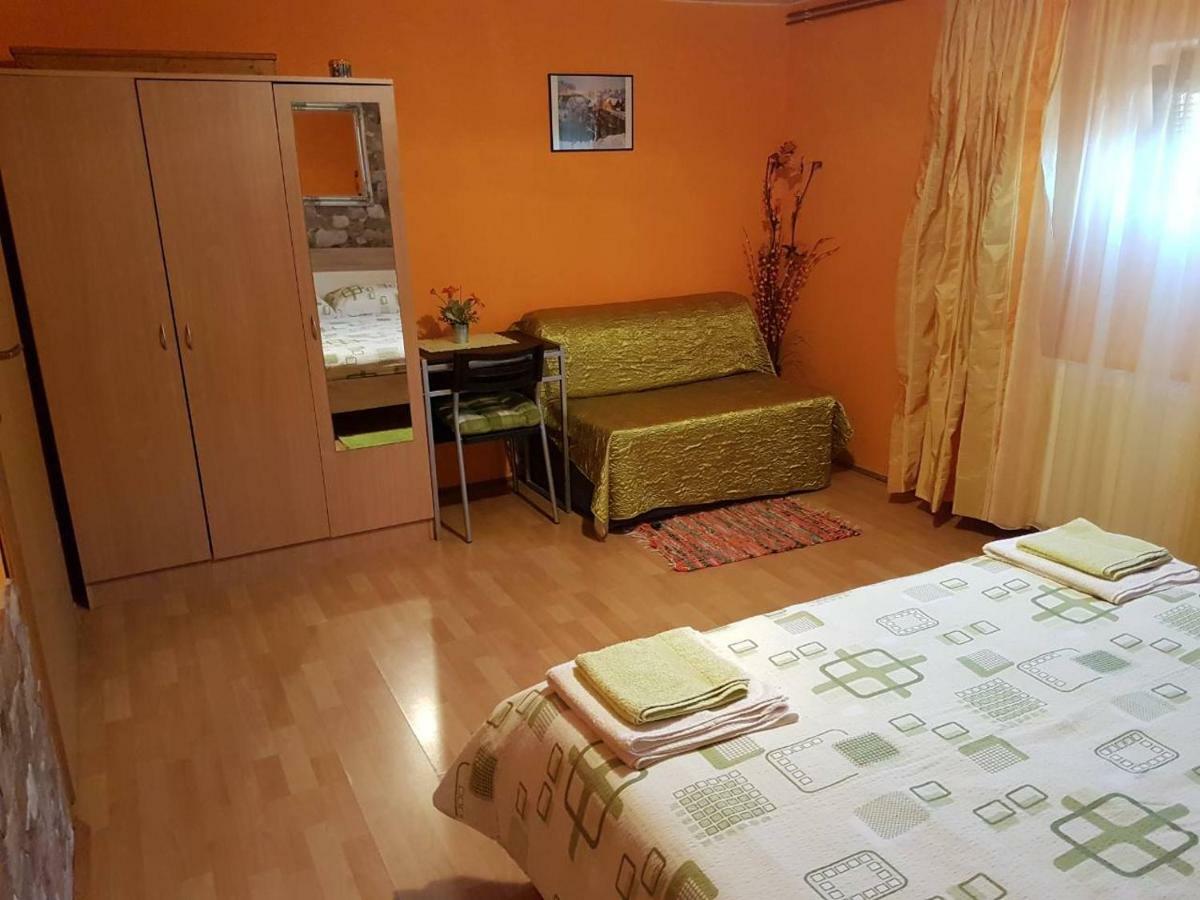 Apartment Tomasevic Слуни Экстерьер фото